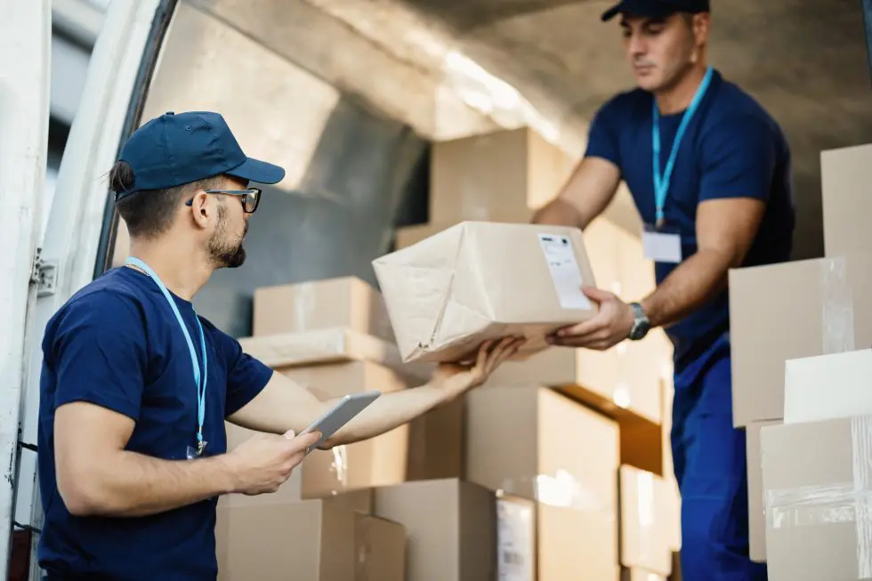 Reduce Operational Stress in the Healthcare Industry — Instant Courier Rates