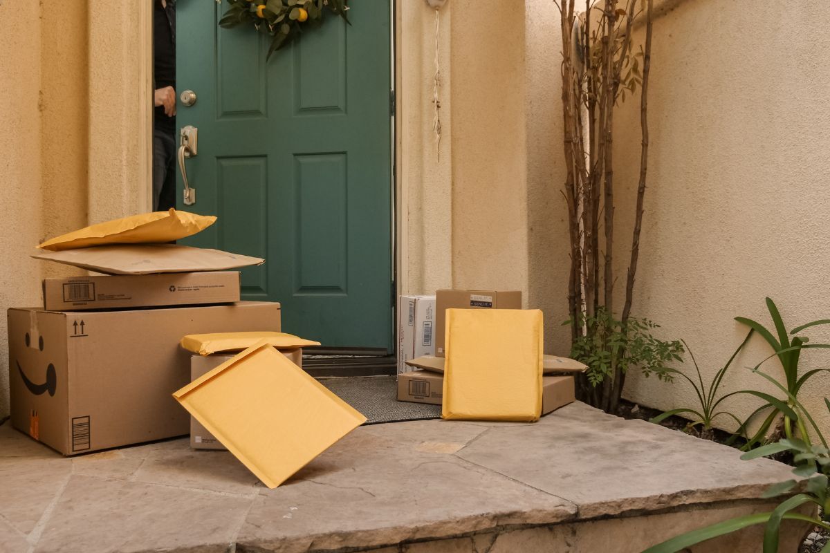Top 5 Challenges in Urgent Package Delivery and How to Overcome Them — Instant Courier Rates