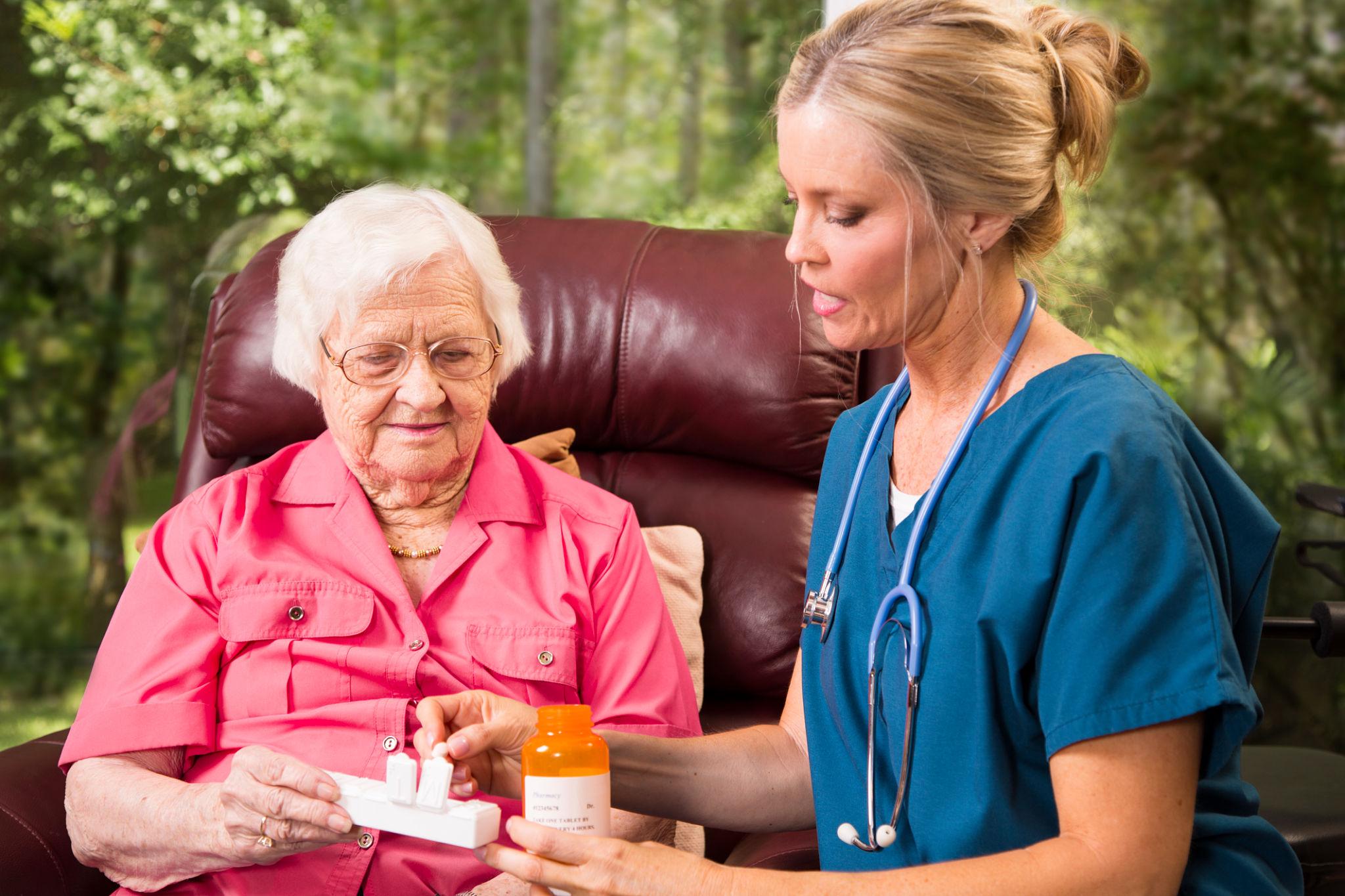 How Medication Delivery Platforms Improve Provider-to-Senior-Care-Facility Communication — Instant Courier Rates