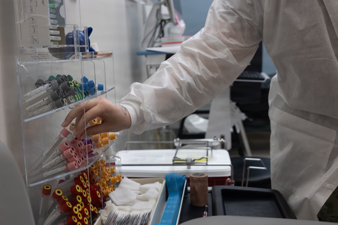 Specimen Viability Windows: Why Same-Day Pickup Matters for Labs — Instant Courier Rates
