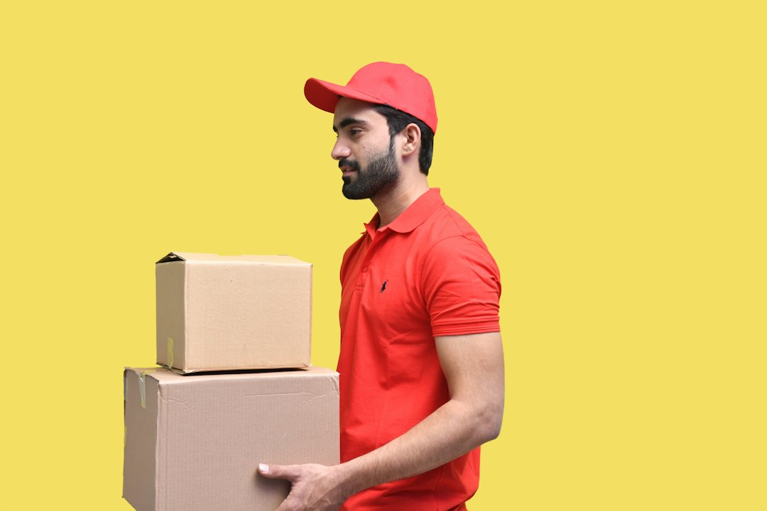 Medical Courier vs. Employee Delivery: What Atlanta Healthcare Orgs Should Know — Instant Courier Rates